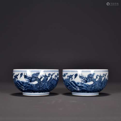 PAIR OF BLUE AND WHITE DRAGON BOWLS, MING XUANDE PERIOD