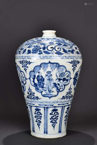 BLUE AND WHITE FIGURE MEIPING VASE