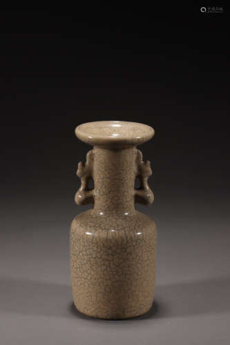 GE TYPE CRACKLE DOUBLE-EARED VASE