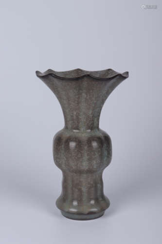 GUAN TYPE BEAKER VASE