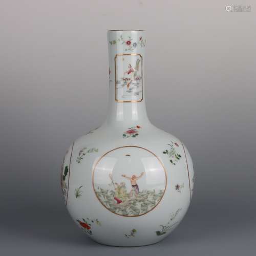 FAMILLE ROSE FIGURE BOTTLE VASE, QING QIANLONG PERIOD