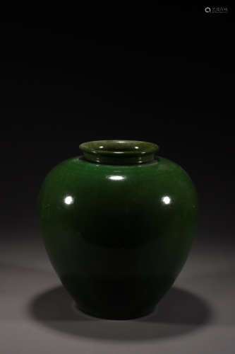 A SANCAI GREEN GLAZE OVOID JAR