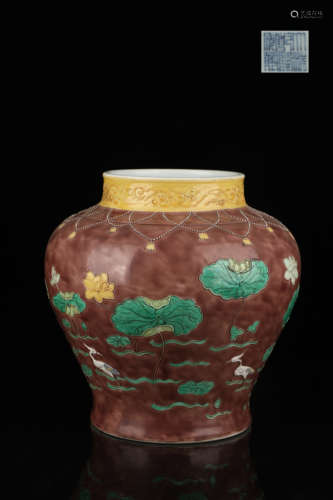 Plain tricolor relief lotus pattern jar