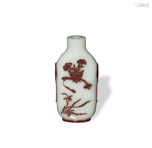 Chinese White and Brown Peking Glass Snuff Bottle,十八/十九世...