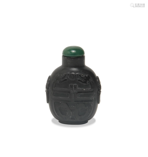 Chinese Carved Black Stone Snuff Bottle, 18th Century十八世纪...