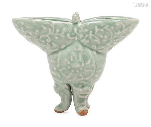 A Longquan Celadon Glazed Porcelain Jue-Form Cup