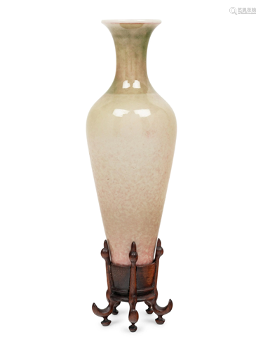 A Peachbloom Glazed Porcelain Amphora Vase, Liuyezun