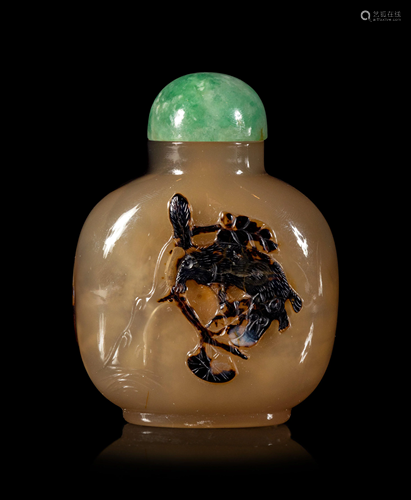 A Carved Shadow Agate Snuff Bottle