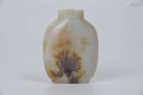 Agate snuff bottle