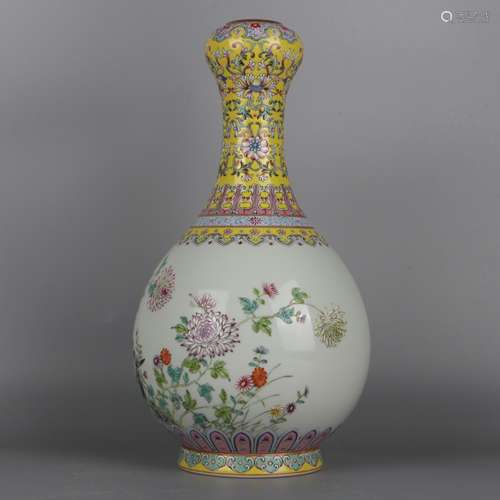 A famille-rose floral and garlic vase