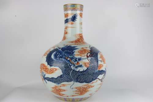 Qing Yongzheng blue and white alum-red dragon gilt-painted v...