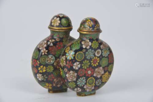 Cloisonné snuff bottle