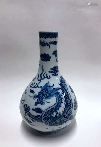 Chinese Porcelain Blue And White Vase