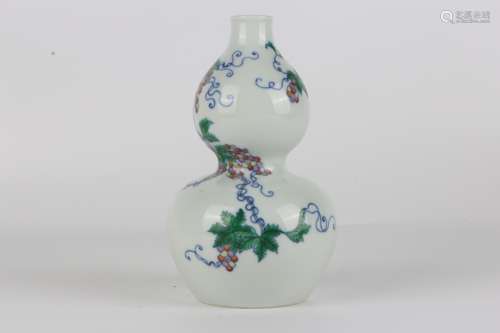 Qing Yongzheng Doucai Gourd Vase