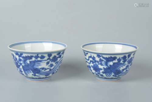 Pair of blue-and-white cups with phoenix motif