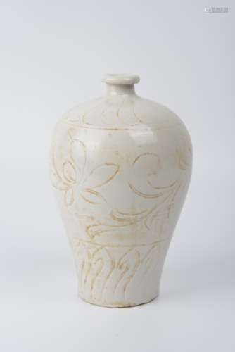 Ding kiln carved plum vase