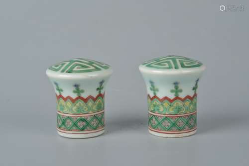 A pair of five-color scrolls