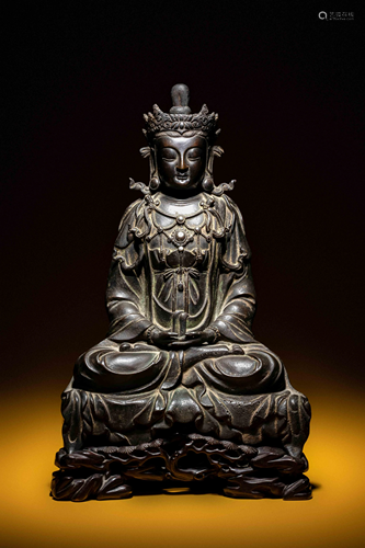 A Bronze Figure of Seated Guanyin