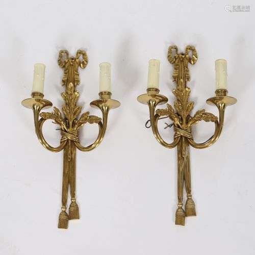 Appliques de style Louis XVI Paire d'appliques en bronze dor...