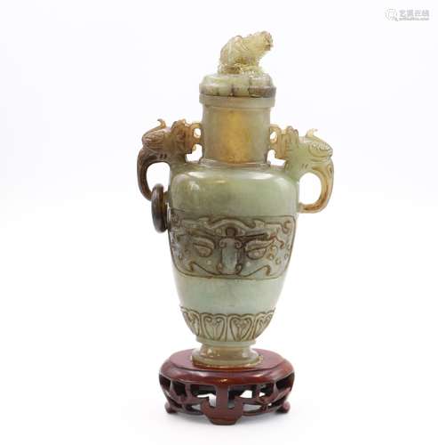 Vase d'ornementation - Chine En pierre dure, reposant sur un...