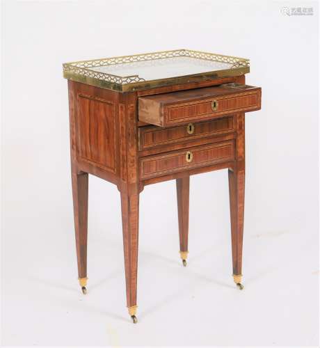 Petite table de salon - Louis XVI De forme rectangle, ouvran...