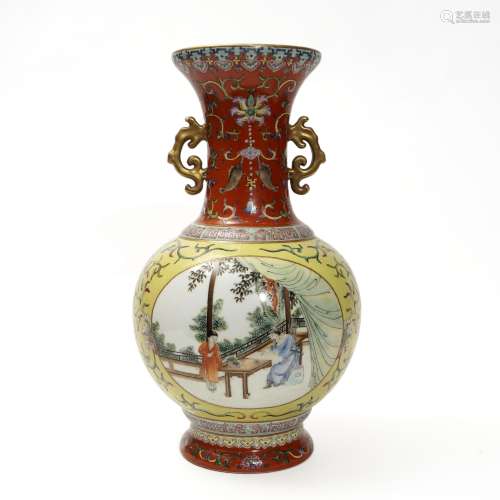 A famille rose bottle with character pattern and double hand...