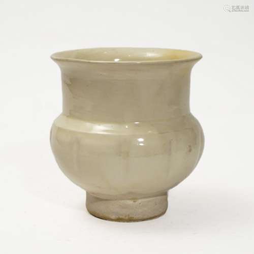A piece of white glaze ZhaDou from Cizhou kiln, Song Dynasty...