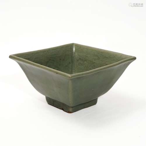 A Longquan Kiln Square Cup, Yuan Dynasty
元代龙泉窑四方杯