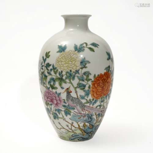 A famille rose olive shaped bottle with floral pattern, Qing...