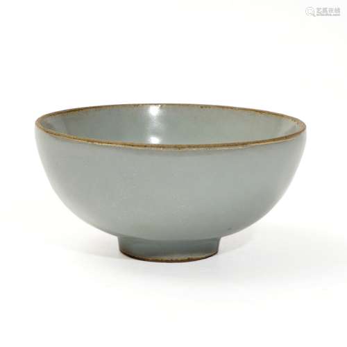 A Longquan Kiln Celadon Cup, Song Dynasty
宋代龙泉窑青瓷杯