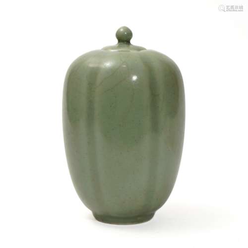 A bean-green melon-shaped jar, Daoguang Period, Qing Dynasty...