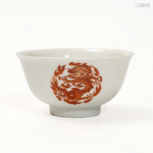 An alum red bowl with dragon pattern, Qing Dynasty
清代矾红团...