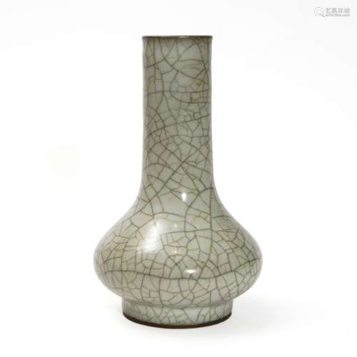 A Longquan Kiln Water Chestnut-shaped Bottle, Yuan Dynasty
元...