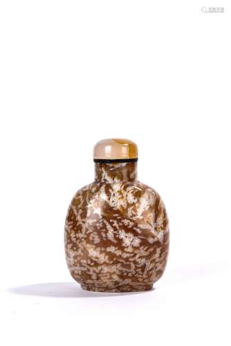 Chinese Brown and White Agate Snuff Bottle