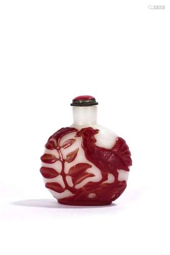 Chinese Red Glass Overlay Chicken Snuff Bottle