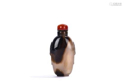 Chinese Two Colored Agate Snuff Bottle