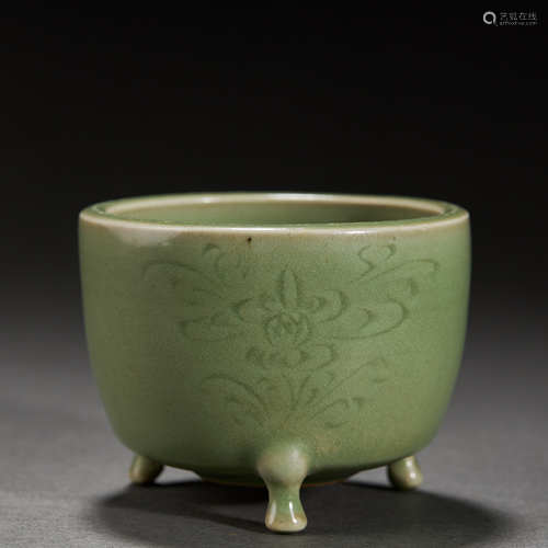 CHINESE YAOZHOU CELADON CARVED TRIPOD CENSER