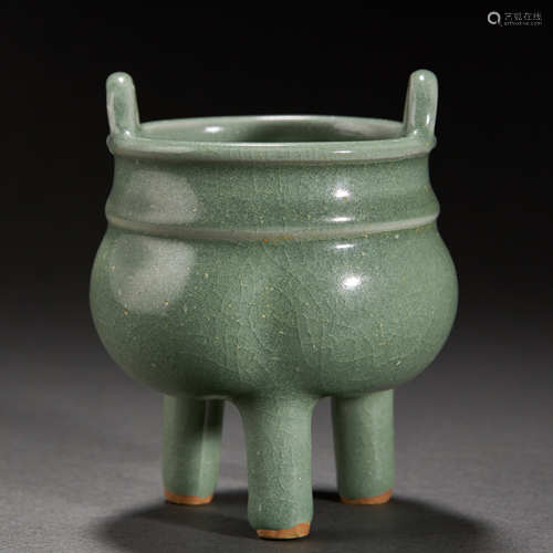 CHINESE LONGQUAN CELADON TRIPOD CENSER