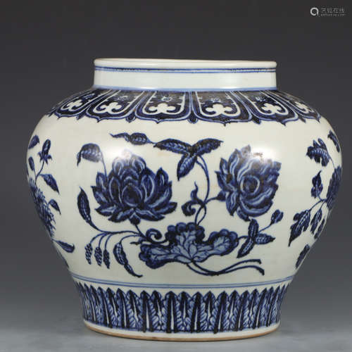 CHINESE BLUE AND WHITE GLAZED JAR,MING DYNASTY