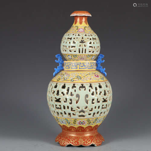 A RARE HOLLOW FAMILLE-ROSE DOUBLE-GOURD VASE