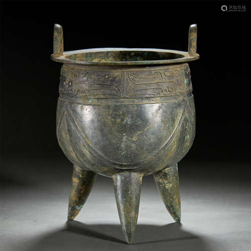 A BRONZE FOOD VESSEL,DING