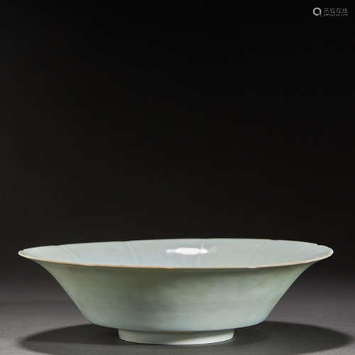 A CELADON-GLAZED CARVED DISH