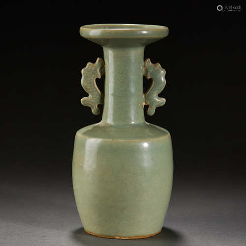 LONGQUAN WARE CELADON-GLAZED VASE