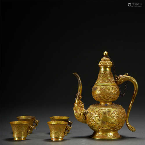 A SET OF GILT-BRONZE WINE POT AND CUPS