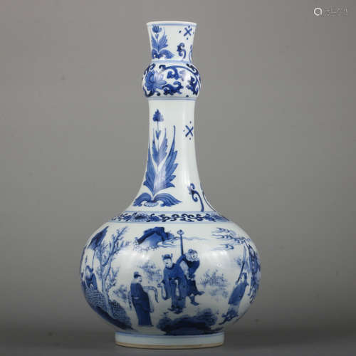 A BLUE AND WHITE GLAZED FIGURE VASE