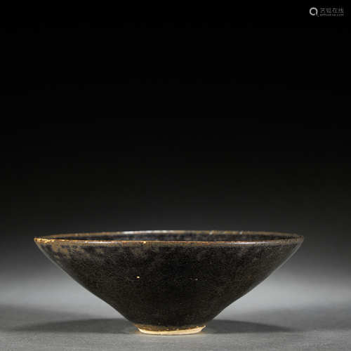 A JIAN-KILN BLACK PORCELAIN TEA CUP