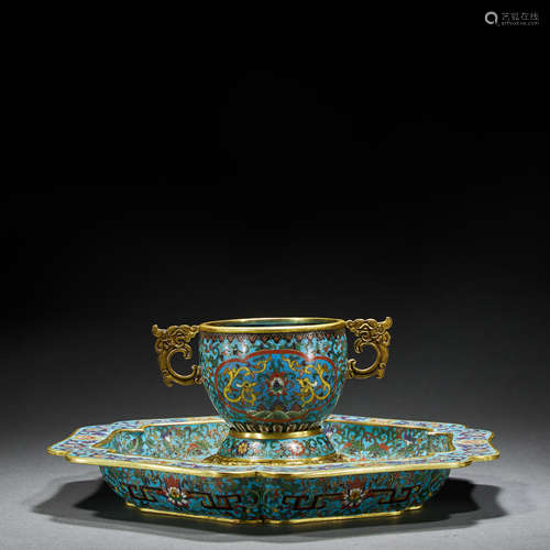 A FINE GILT-BRONZE CLOISONNE ENAMEL CUP