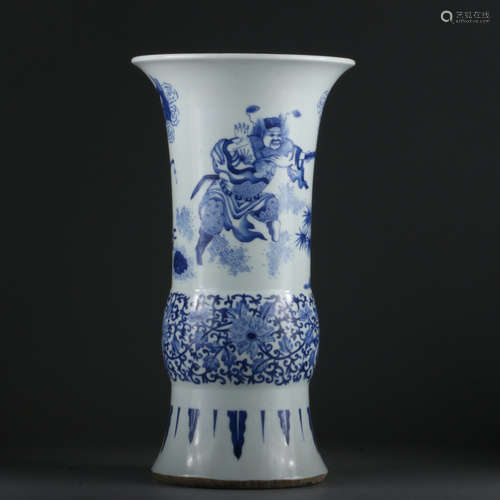 A BLUE AND WHITE GLAZED VASE