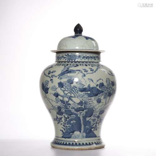 A BLUE AND WHITE GLAZED JAR AND COVER