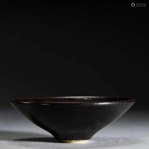 A JIAN-KILN BLACK PORCELAIN TEA CUP